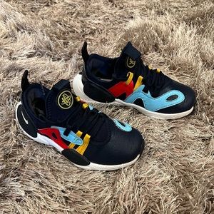 Nike Huarache E.D.G.E.BP size 11C obsidian/white-blue gaze Excellent Condition